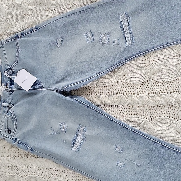 NWT KanCan Vici Straight Fit High Rise Ankle Women Size 11/29 Distressed Jeans